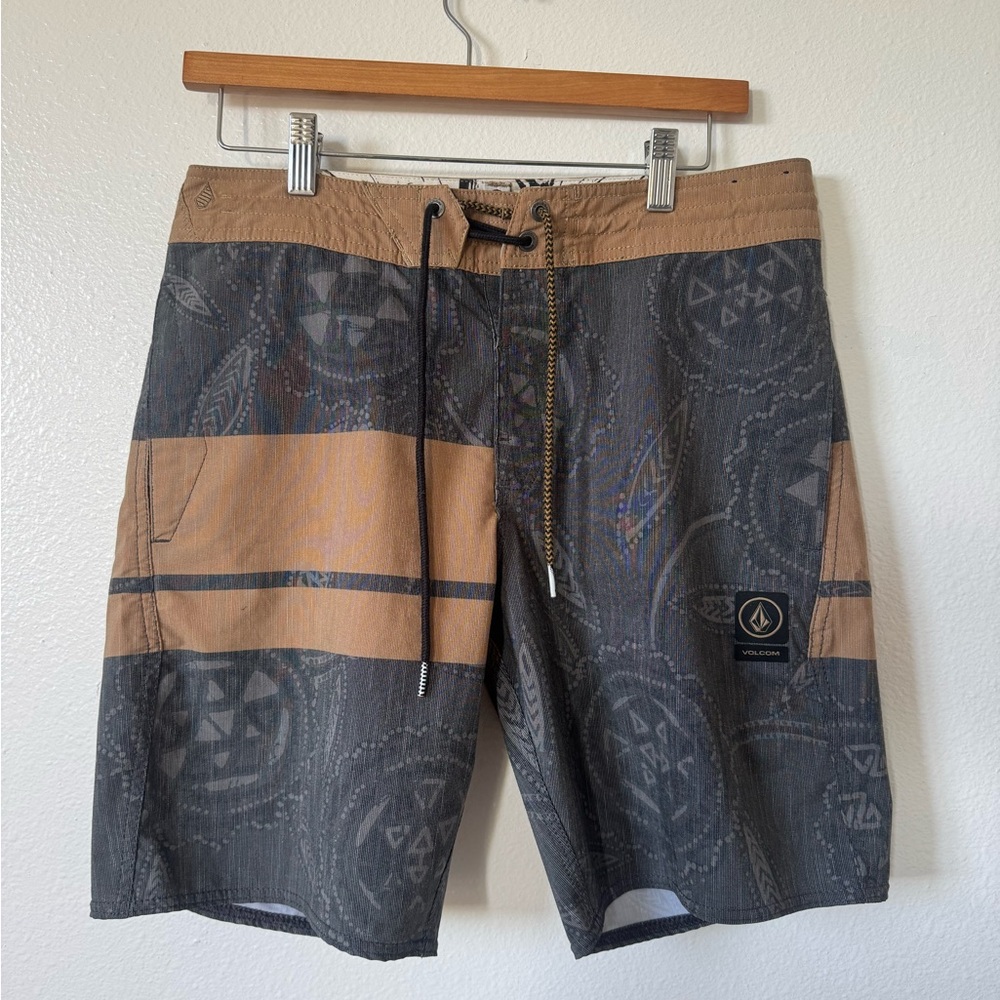 Volcom Men's Black and Tan Board Shorts
